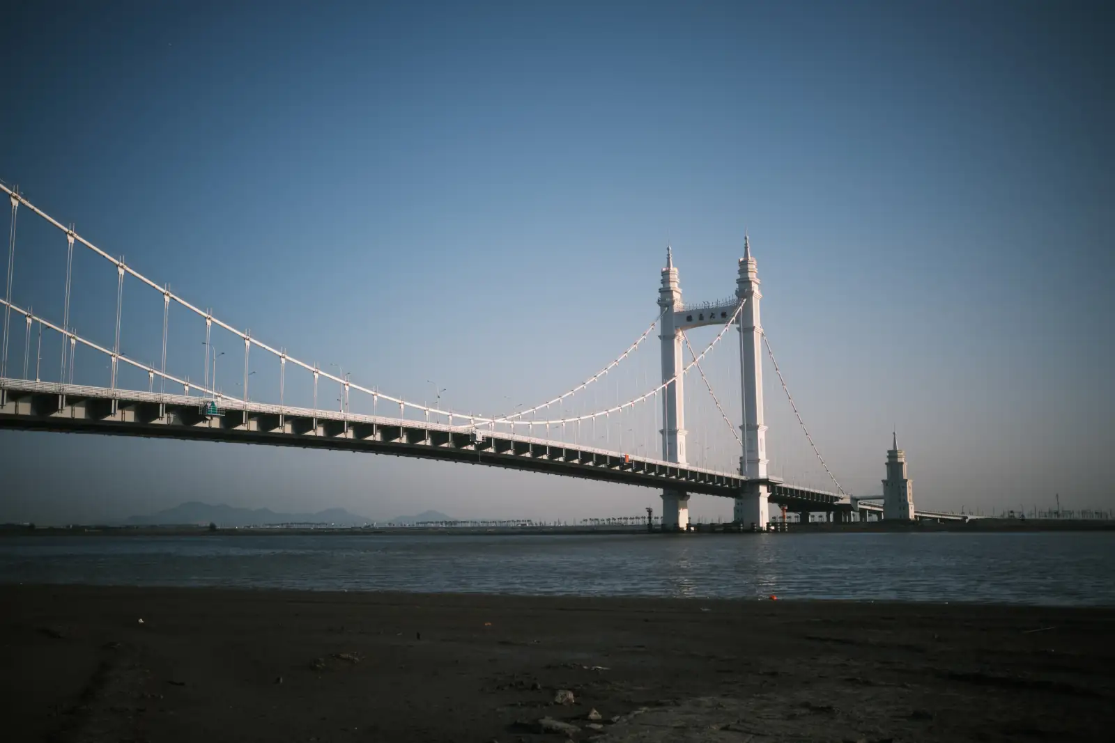 跨岛大桥